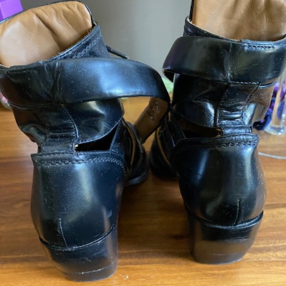 Chloe Riley Boots - Picture 6 of 10